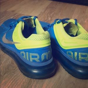Nike AirMax Sneakers